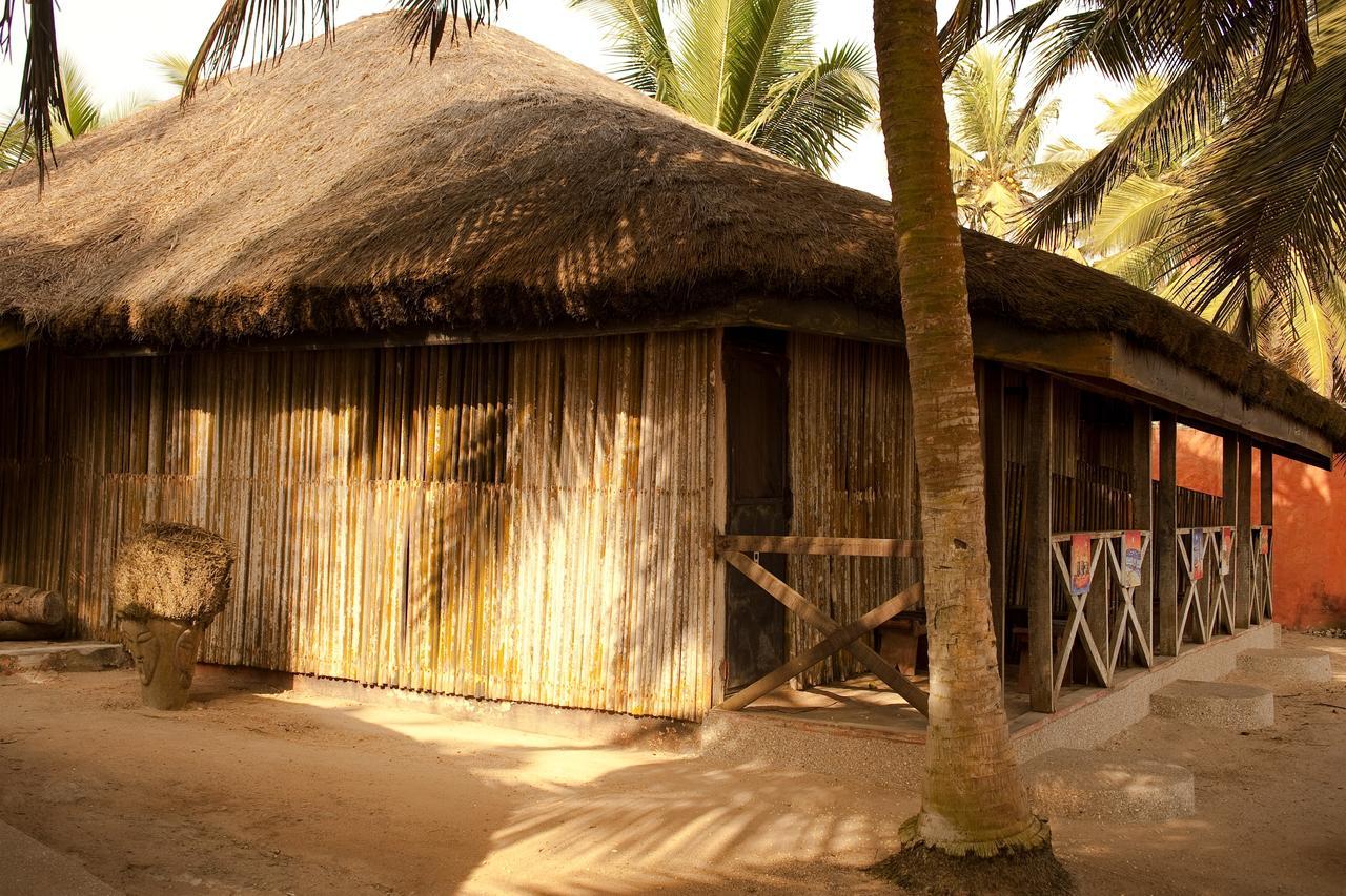 Oasis Beach Resort Cape Coast Exterior photo