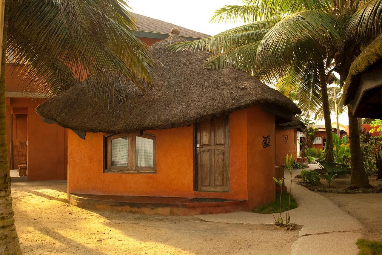 Oasis Beach Resort Cape Coast Exterior photo