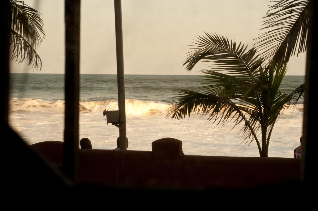 Oasis Beach Resort Cape Coast Exterior photo