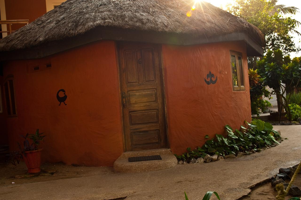 Oasis Beach Resort Cape Coast Exterior photo